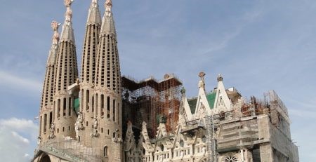 Kiệt tác nhà thờ Tây Ban Nha được cấp phép sau 137 năm xây dựng