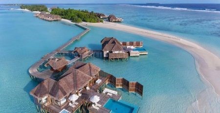 Khách sạn dưới nước đầu tiên trên thế giới ở Maldives