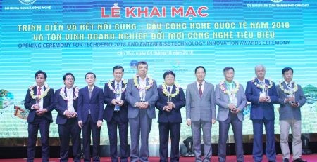 Tôn vinh doanh nghiệp đổi mới công nghệ tiêu biểu