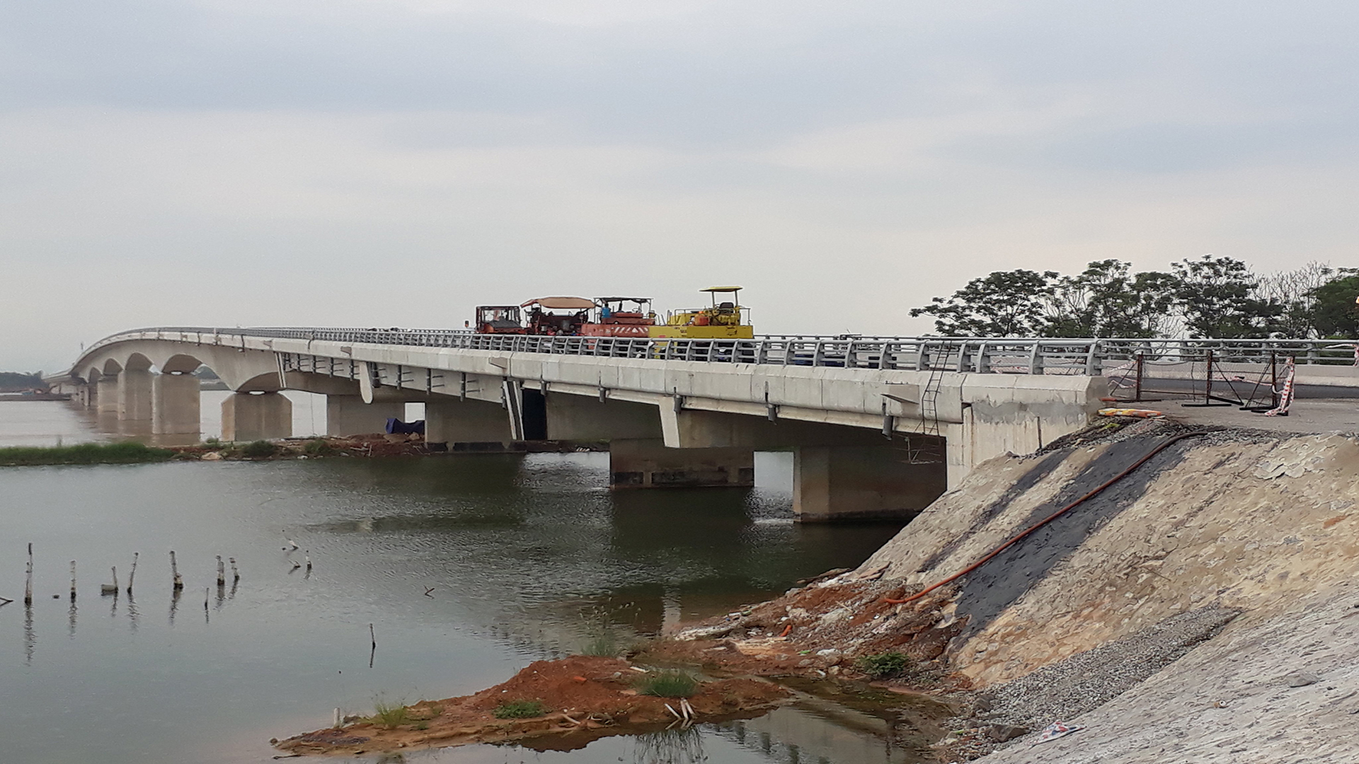 Công trình Cầu Việt Trì - Ba Vì nối QL 32 với QL32C