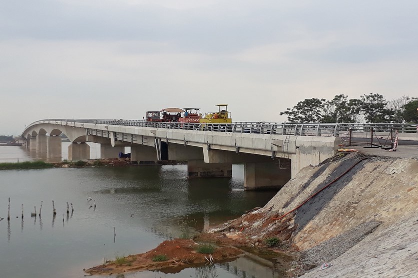 Công trình Cầu Việt Trì - Ba Vì nối QL 32 với QL32C